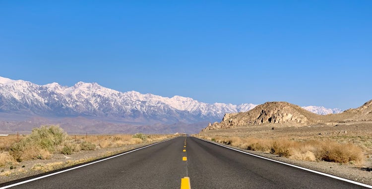 wanderlust (wŏn′dər-lŭst′)